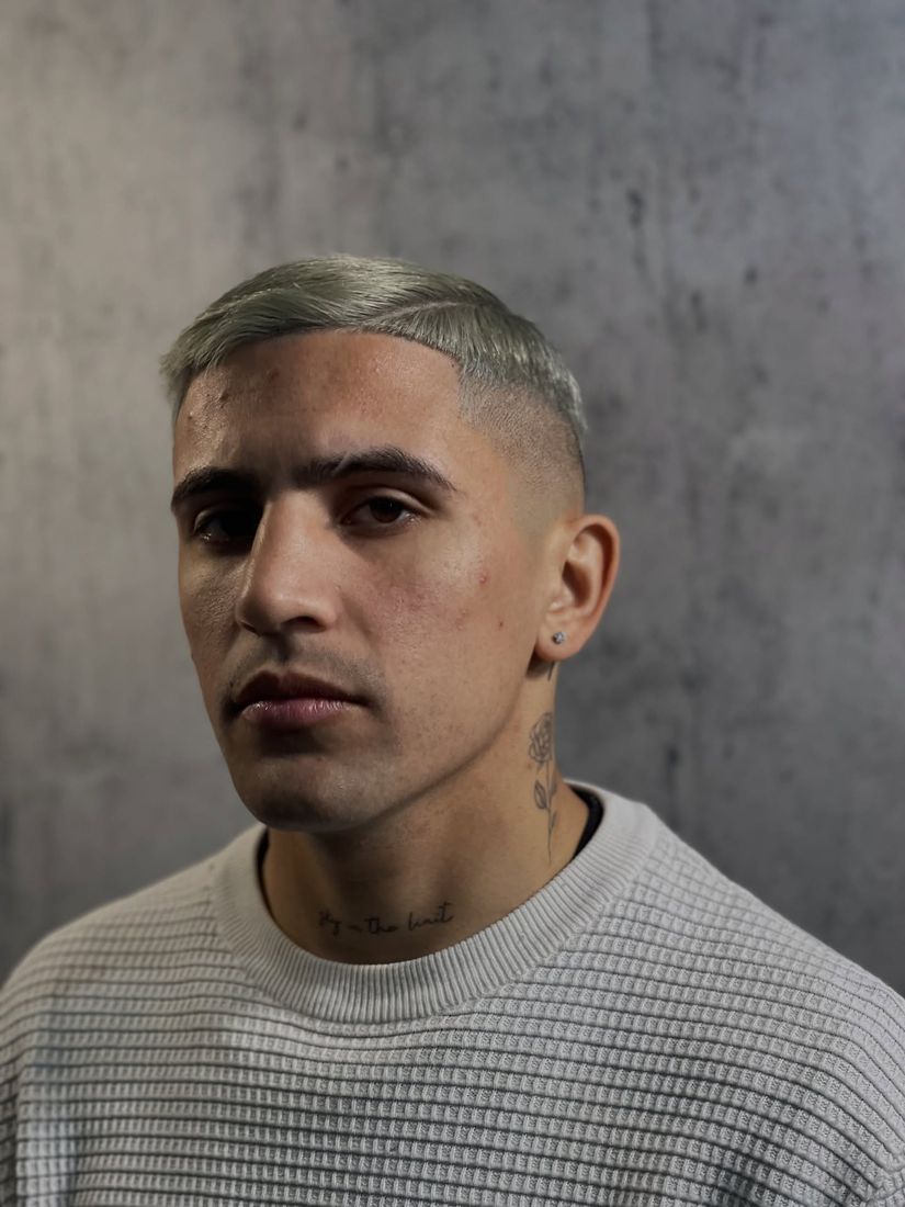 Color y fade en corte de caballero, barbería Deodi
